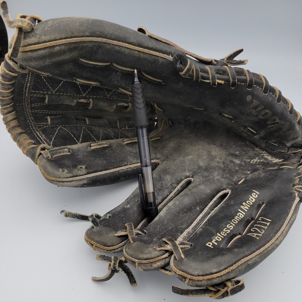 Wilson A2117 Roger Clemens Professional Model Baseball Glove LHT - Picture 3 of 4